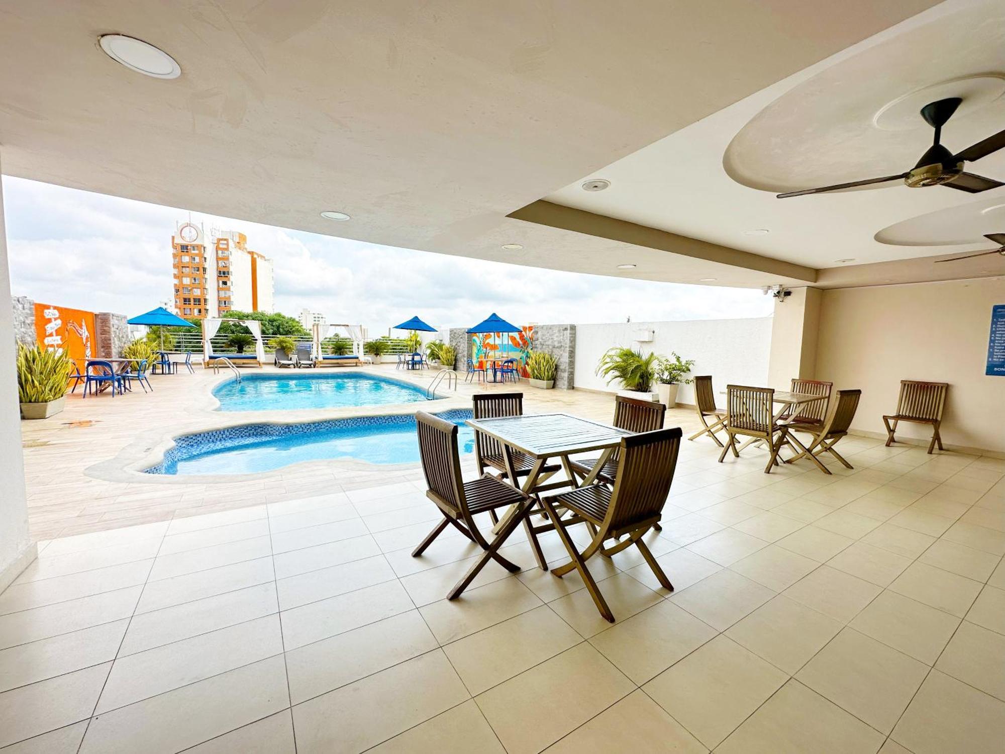 Howard Johnson By Wyndham Barranquilla Versalles Hotel Buitenkant foto